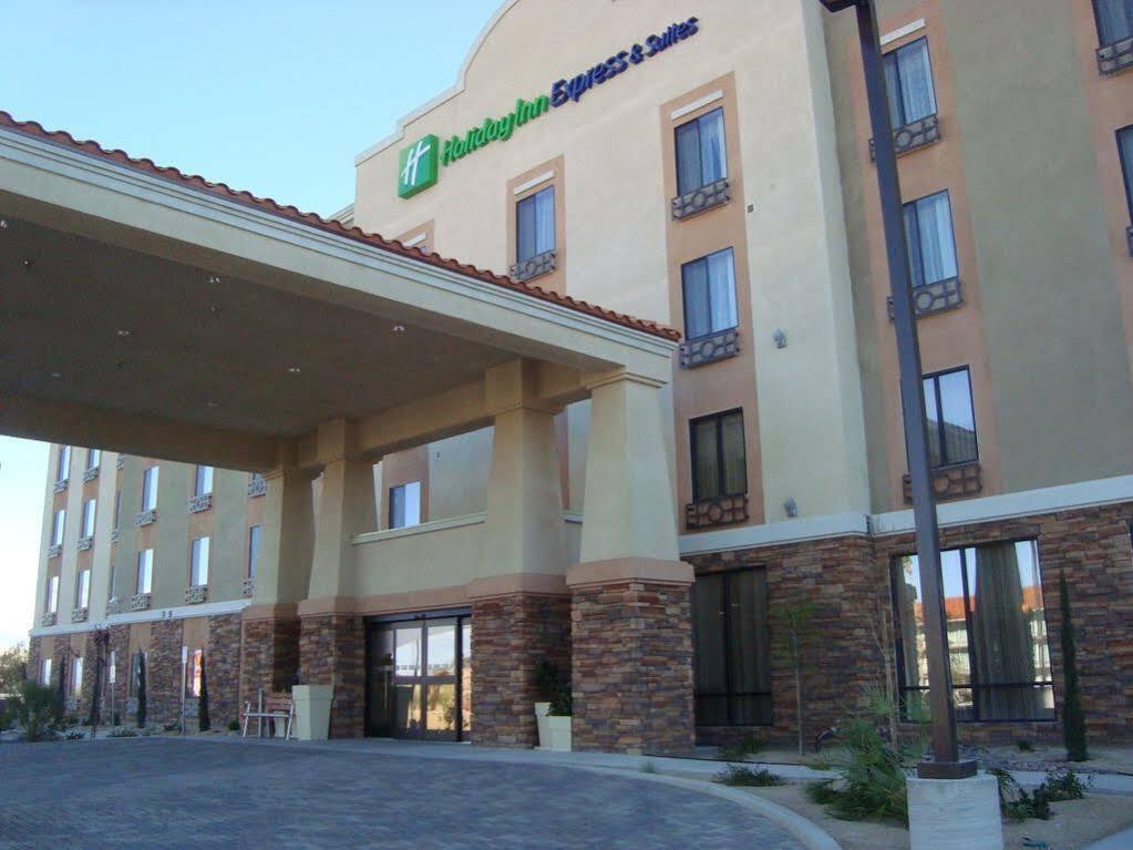 Holiday Inn Express & Suites Gallup East By Ihg Exterior foto